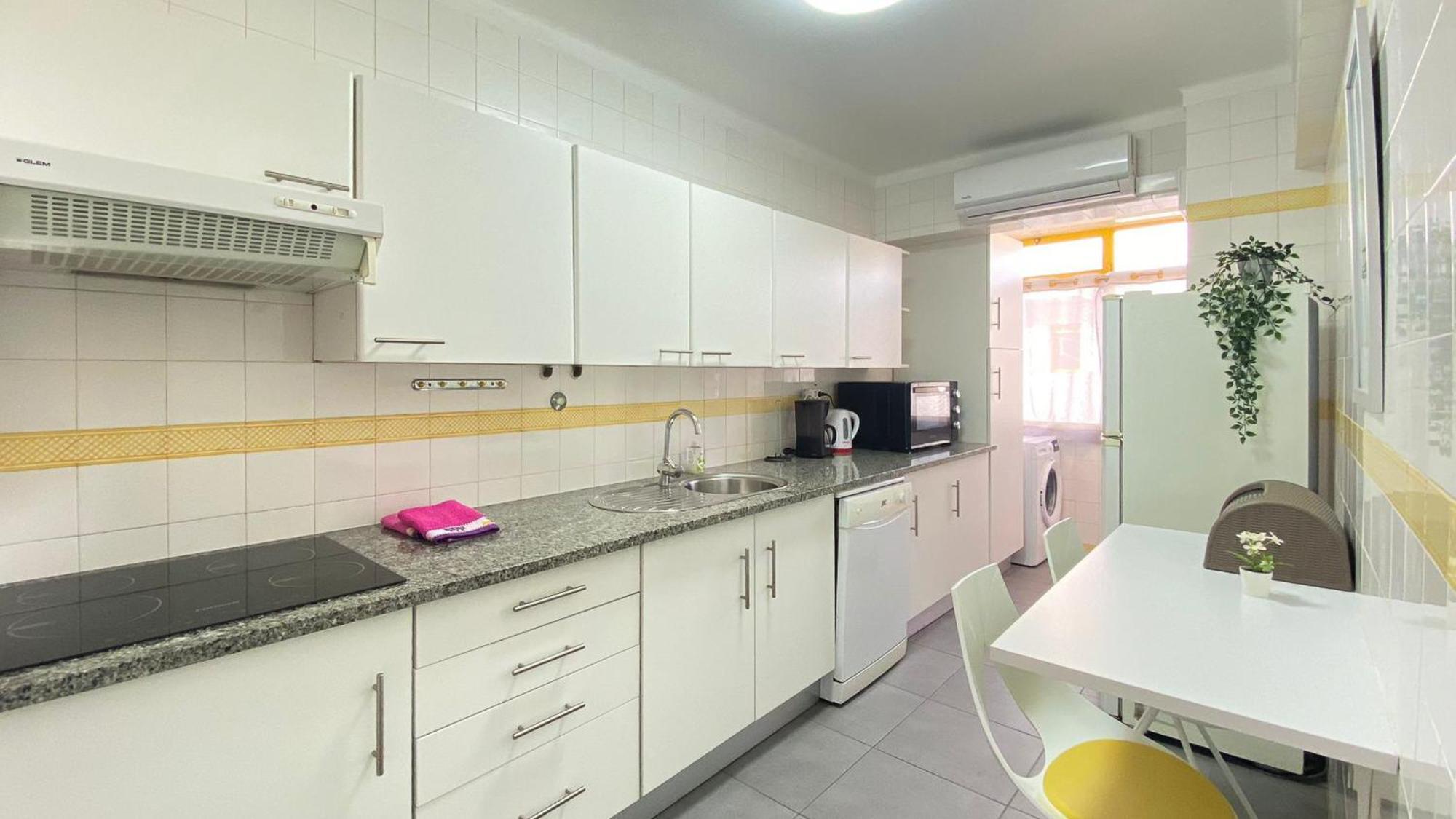 Quarteira Frente Praia II By Homeslow Rentals Exterior foto